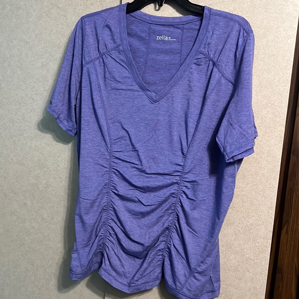 EUC ZELLA top